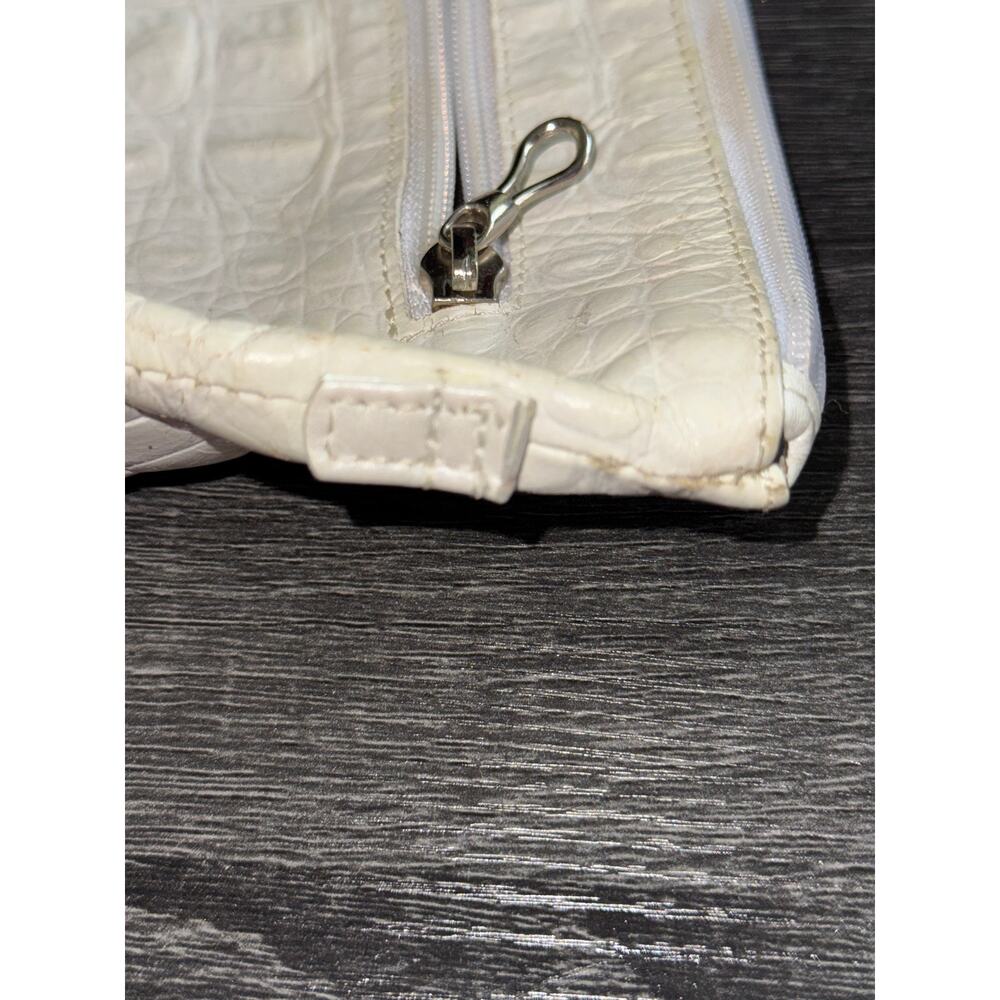 Due Fratelli Made In Canada Genuine‎ Leather White Faux Croc Embossed Clutch - Picture 5 of 11